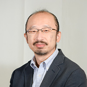 須川 賢洋 氏の写真